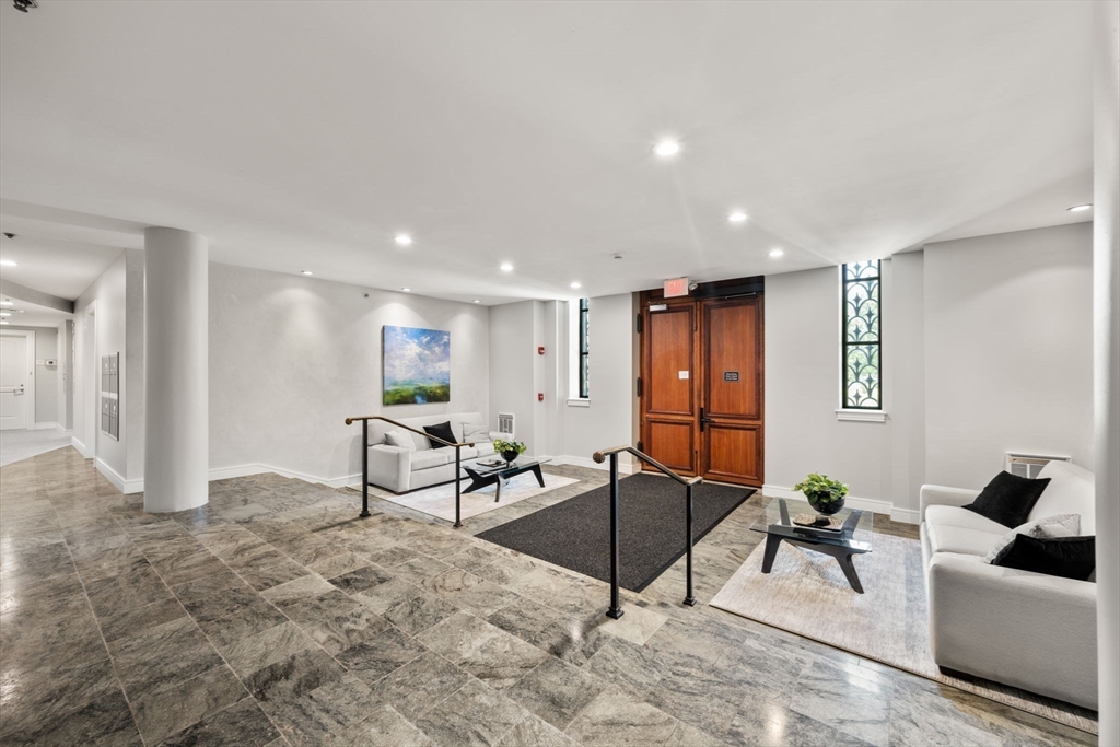 2420 Beacon # 402