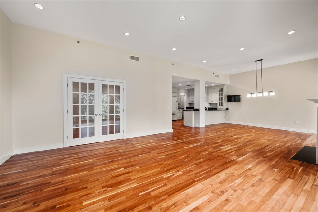 2420 Beacon # 402