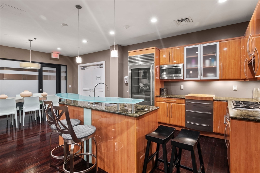 2420 Beacon # 402