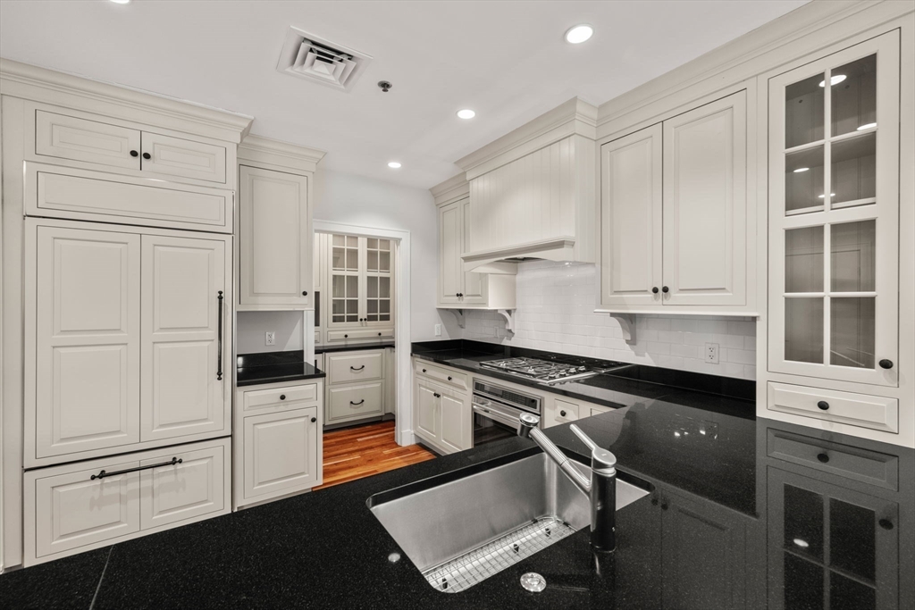 2420 Beacon # 402
