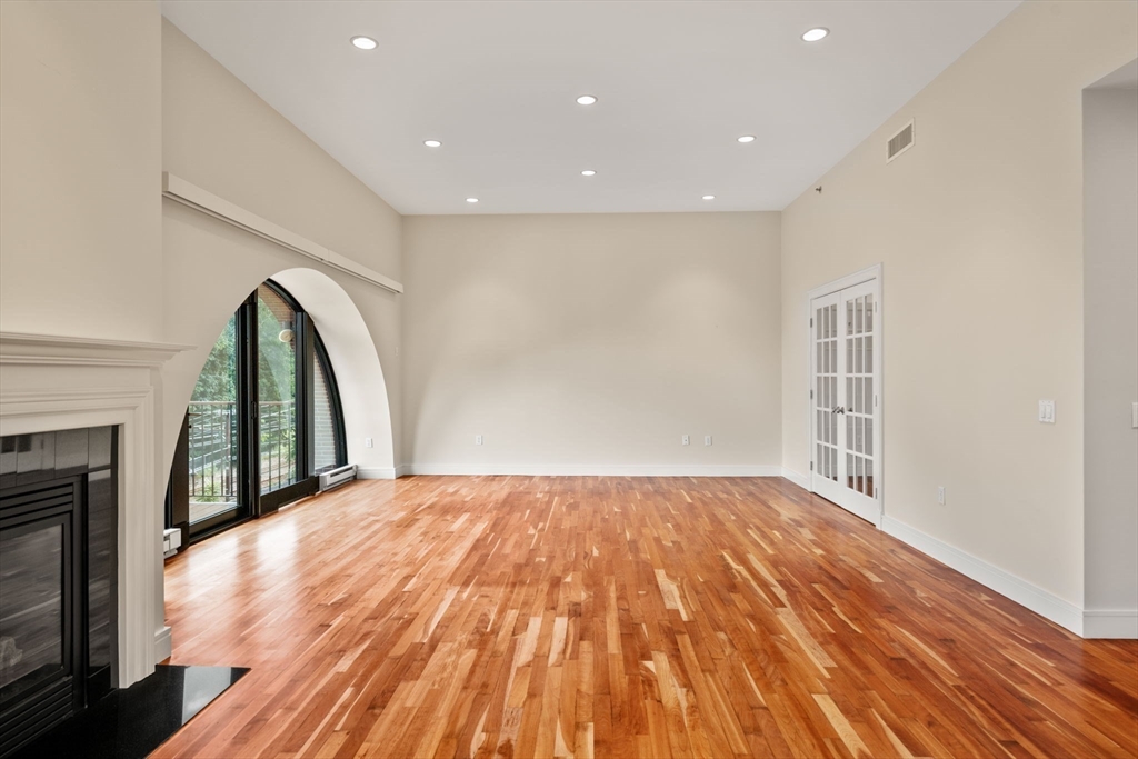 2420 Beacon # 402