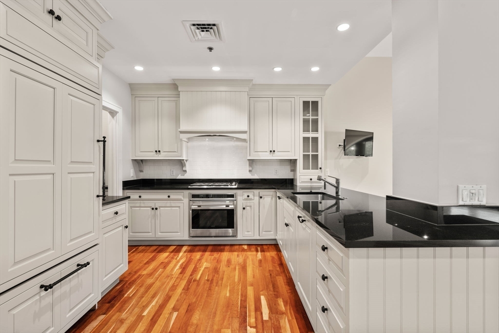 2420 Beacon # 402