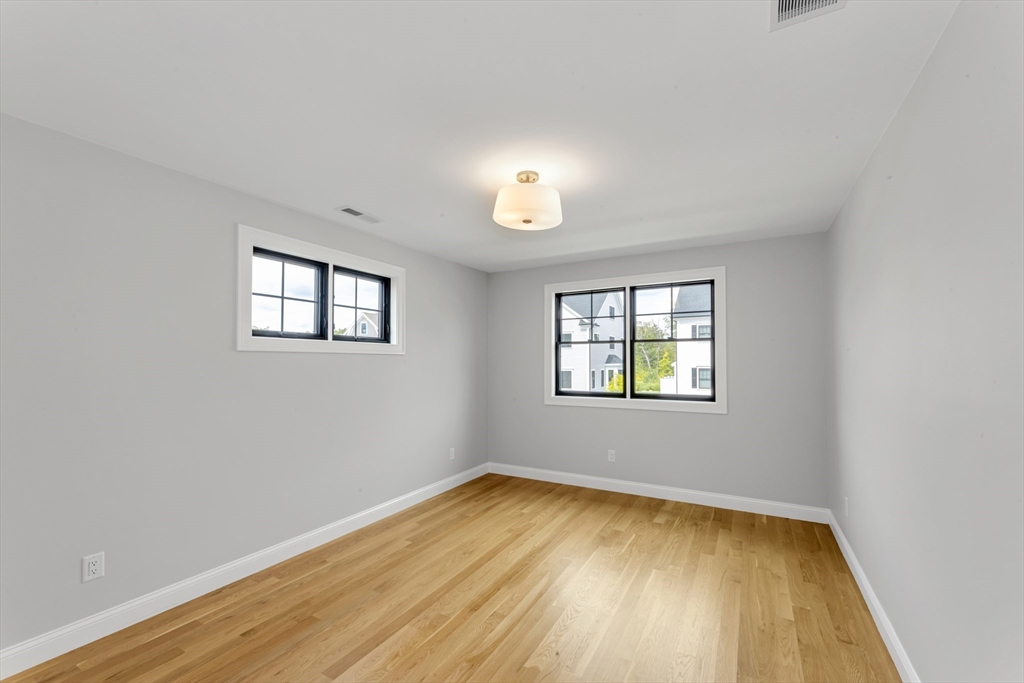 10 Starling St.