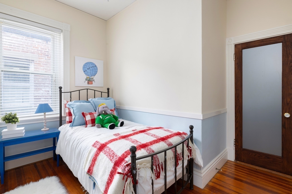 487 Boylston St. # 3, Brookline Unit: 3