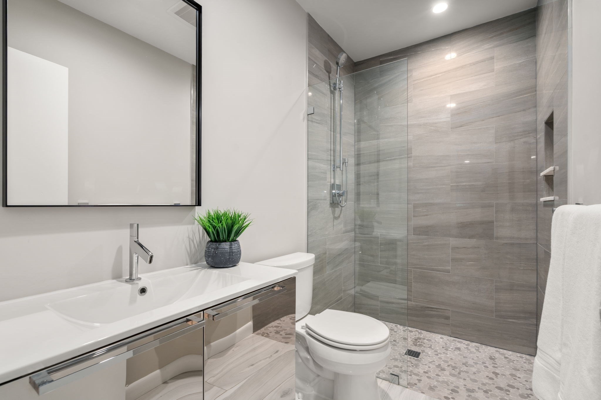 18 Chestnut Pl # 18