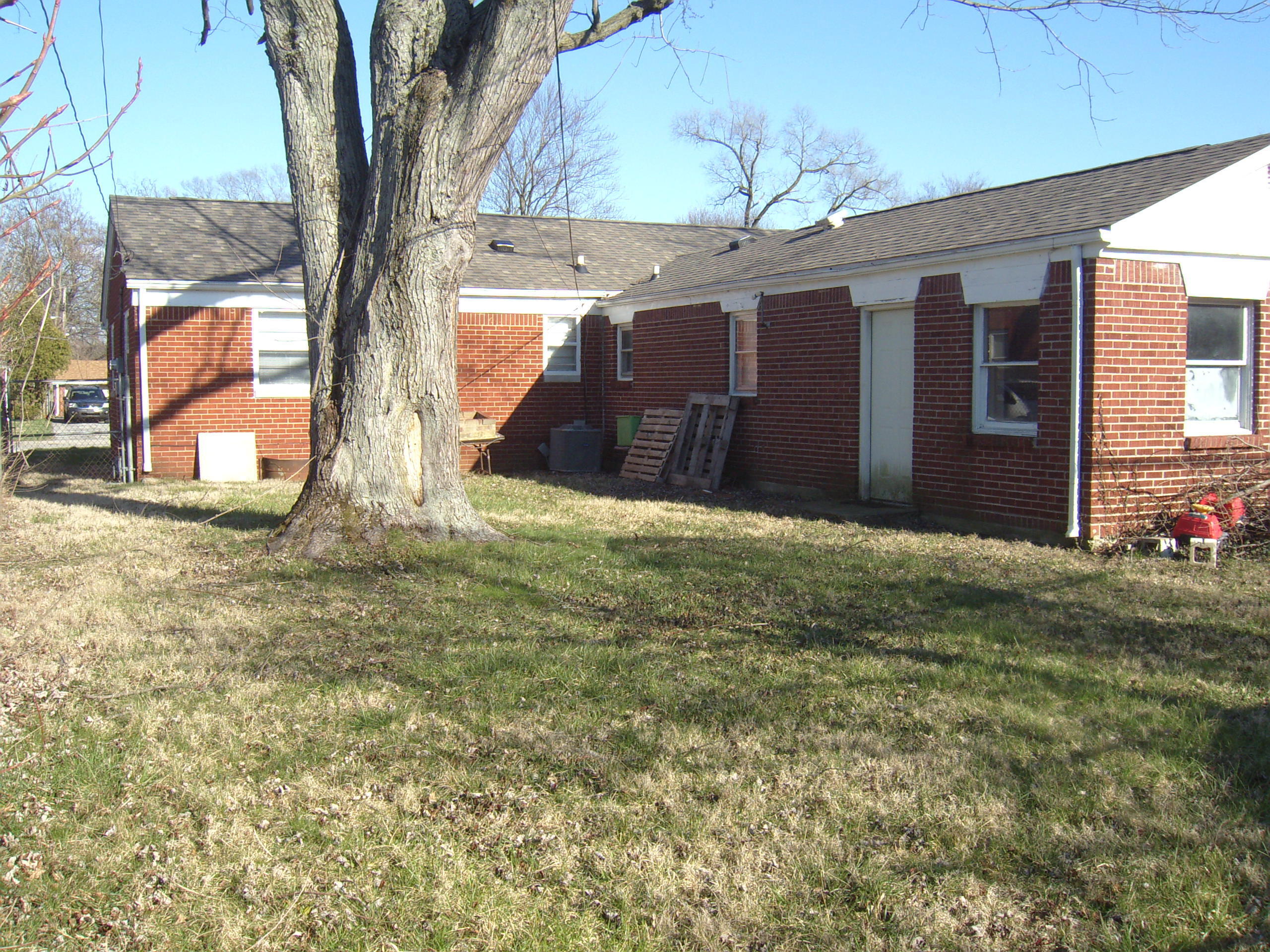 4010 N Bolton Avenue