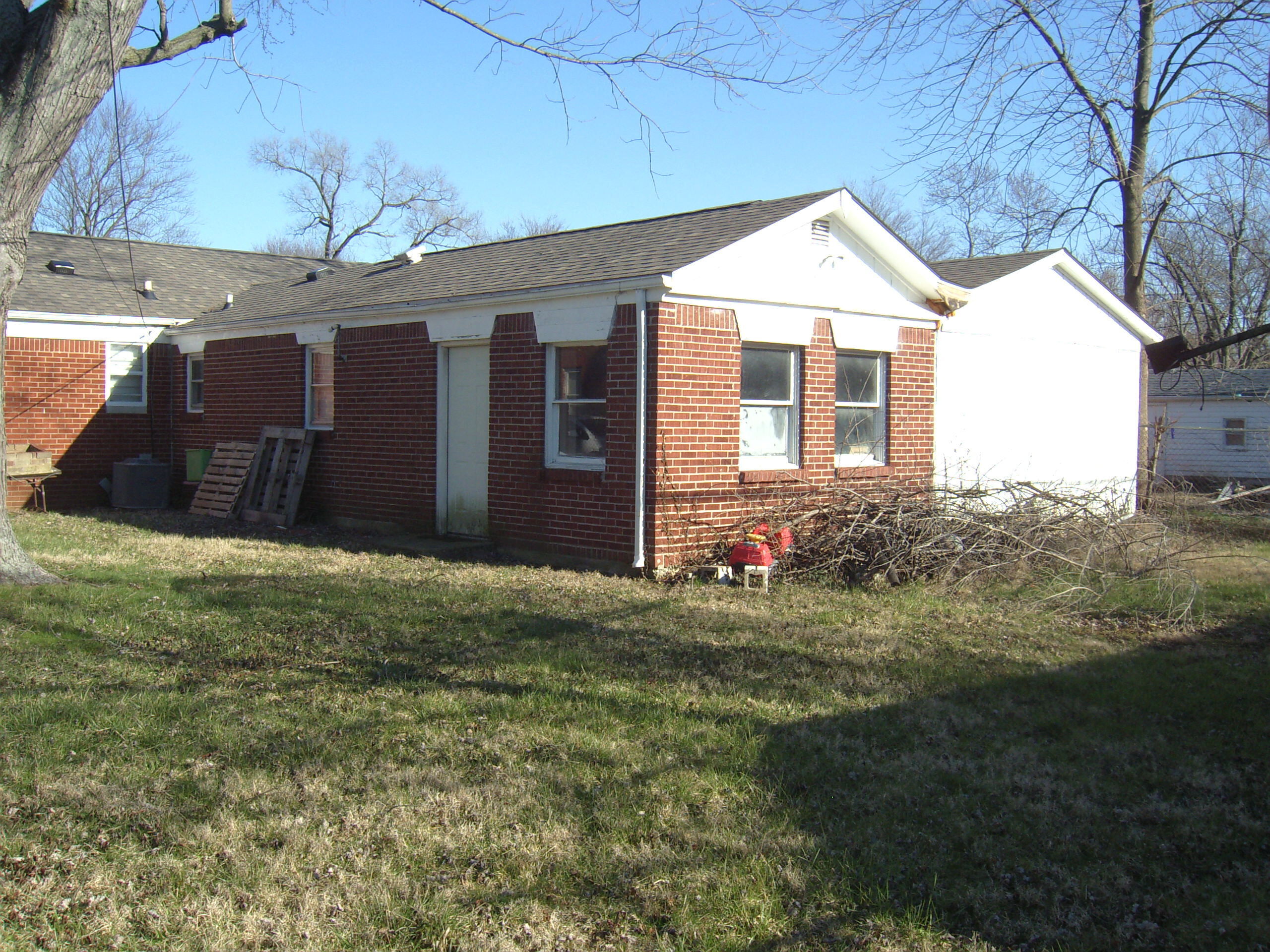 4010 N Bolton Avenue