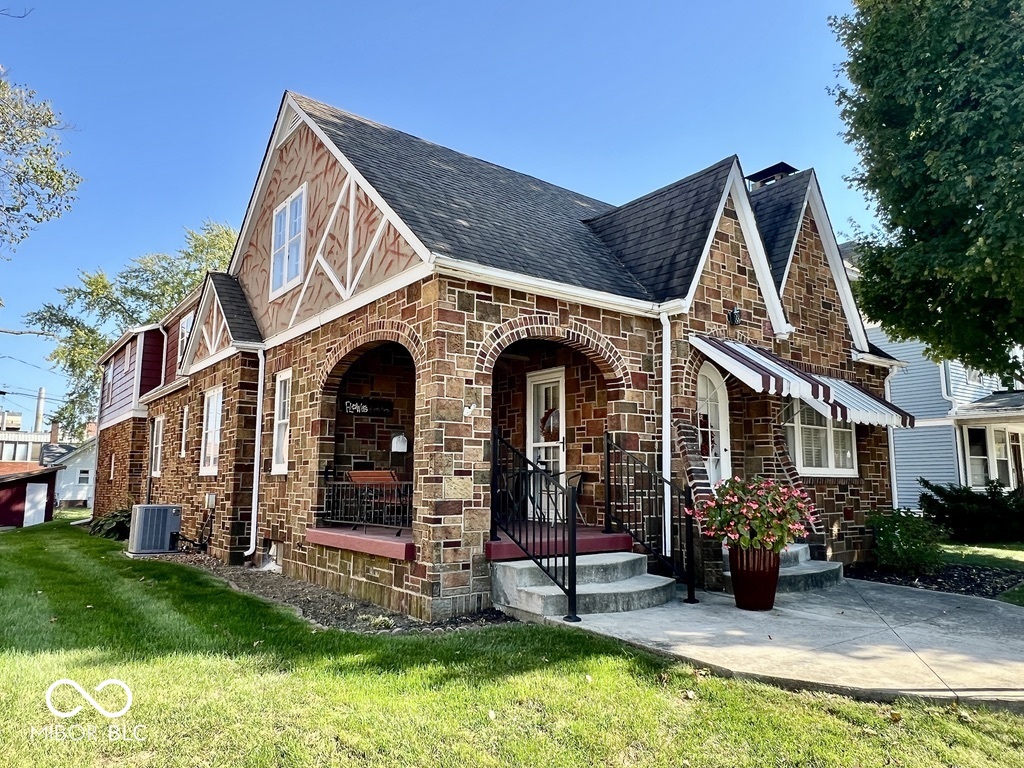 303 S Walnut Street