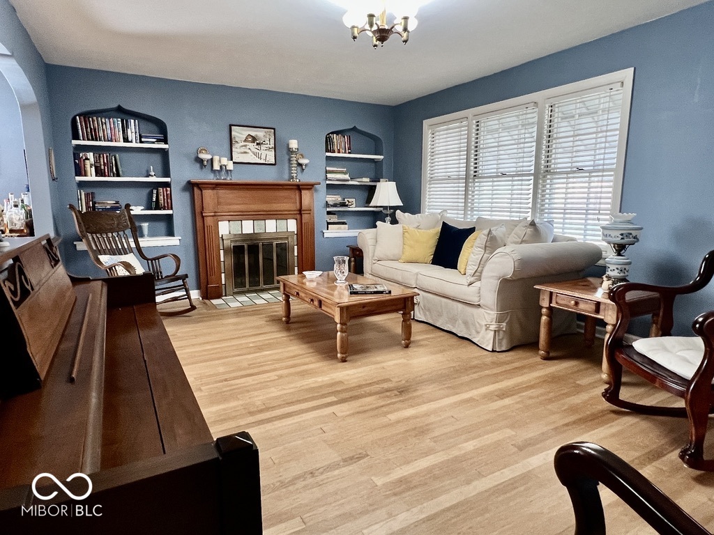303 S Walnut Street