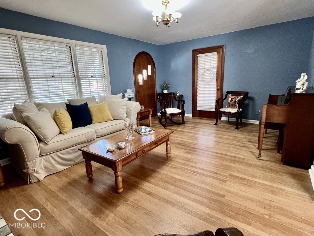 303 S Walnut Street