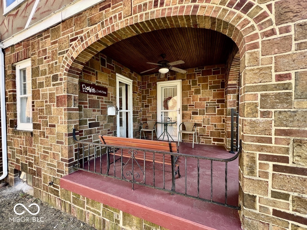 303 S Walnut Street