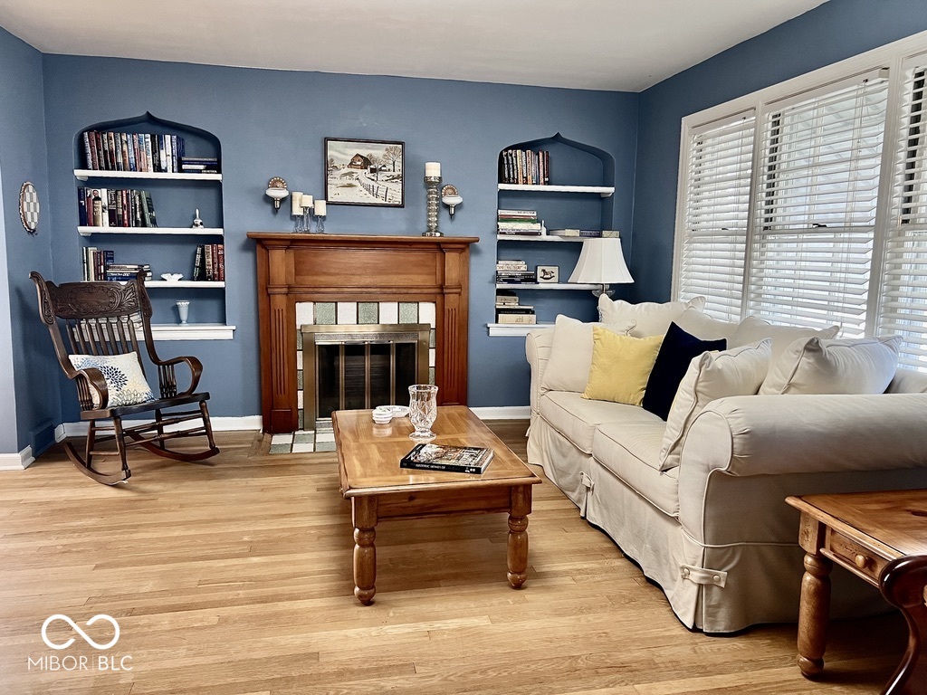 303 S Walnut Street