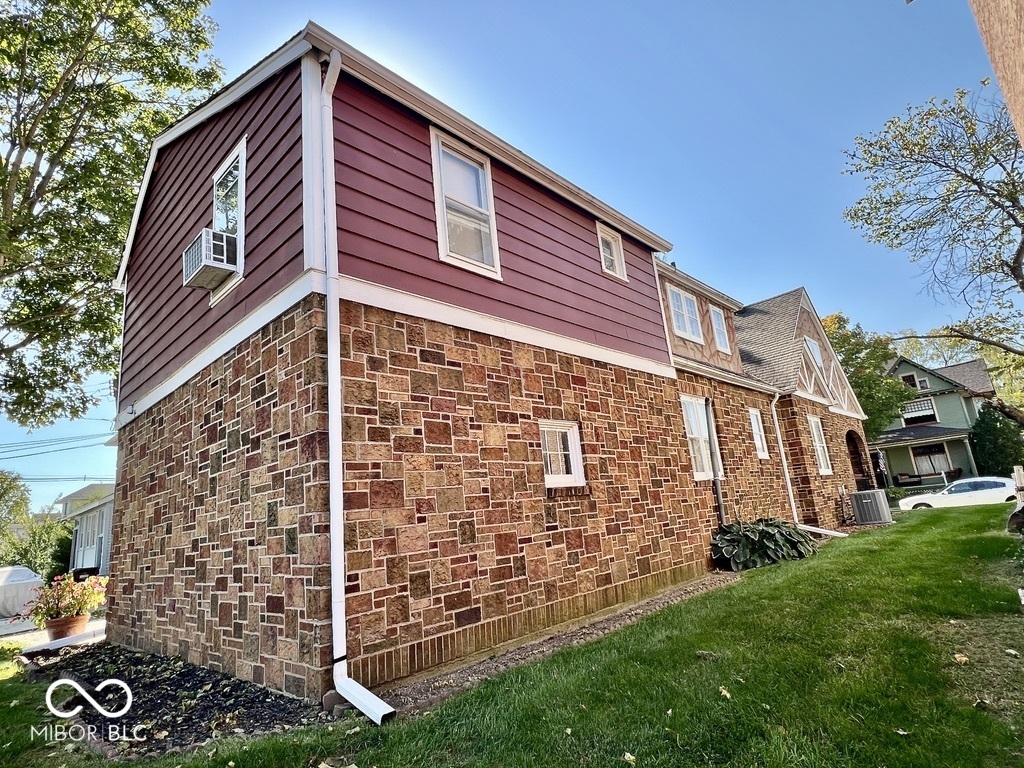 303 S Walnut Street