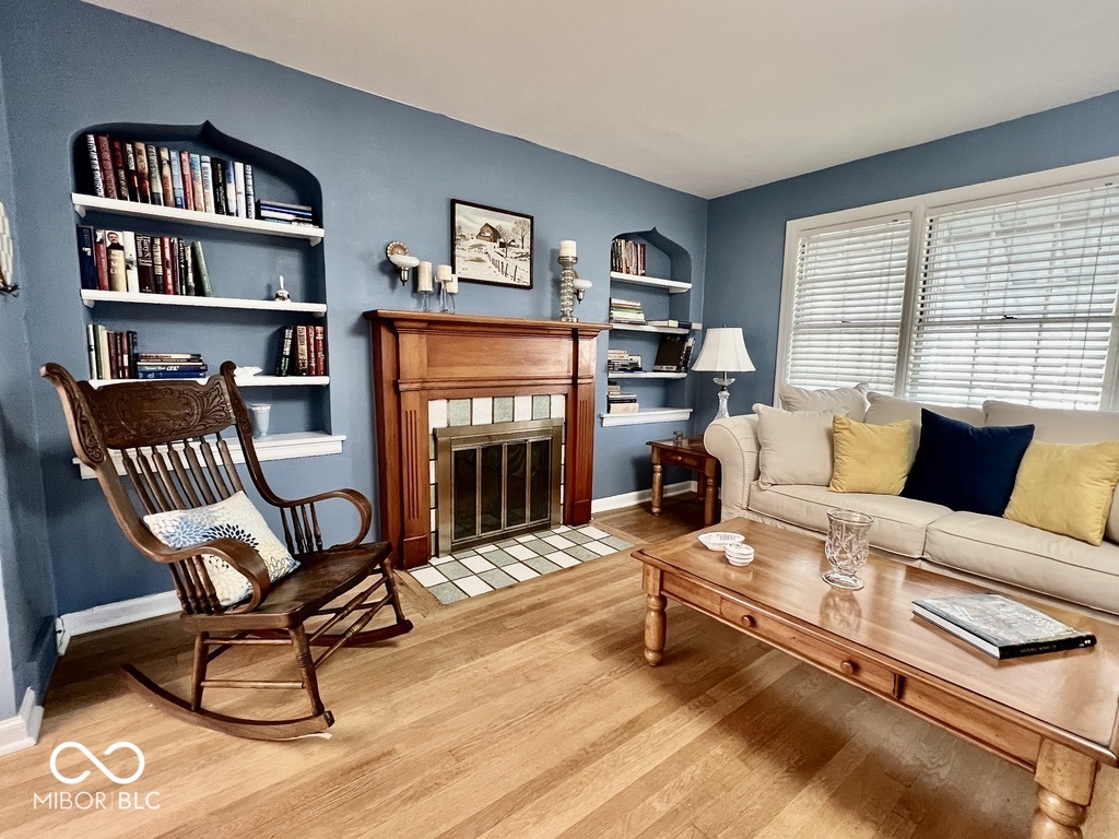 303 S Walnut Street