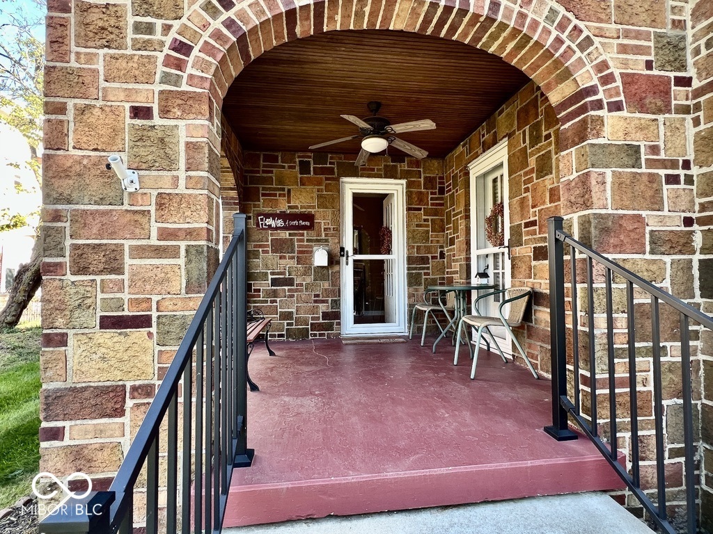 303 S Walnut Street