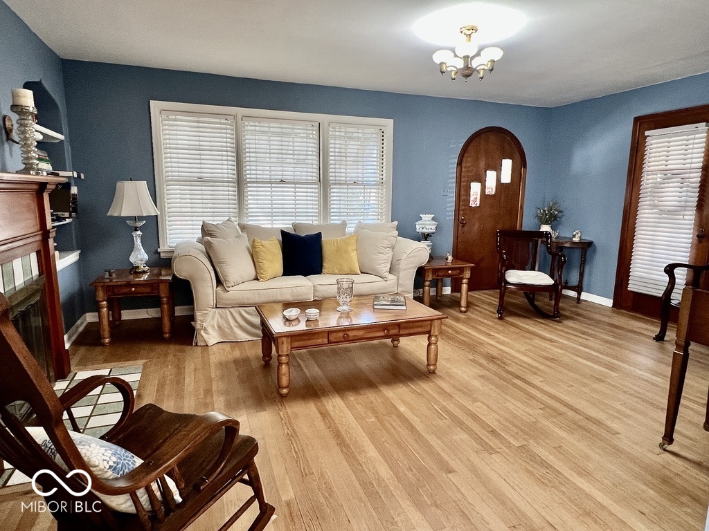 303 S Walnut Street