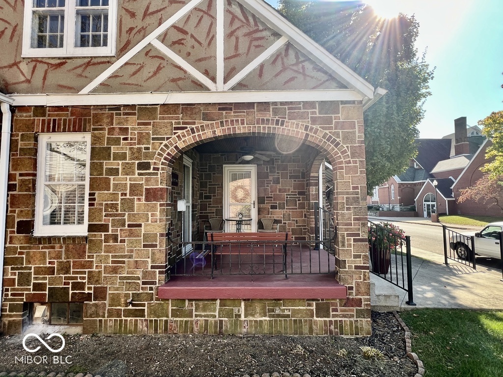 303 S Walnut Street