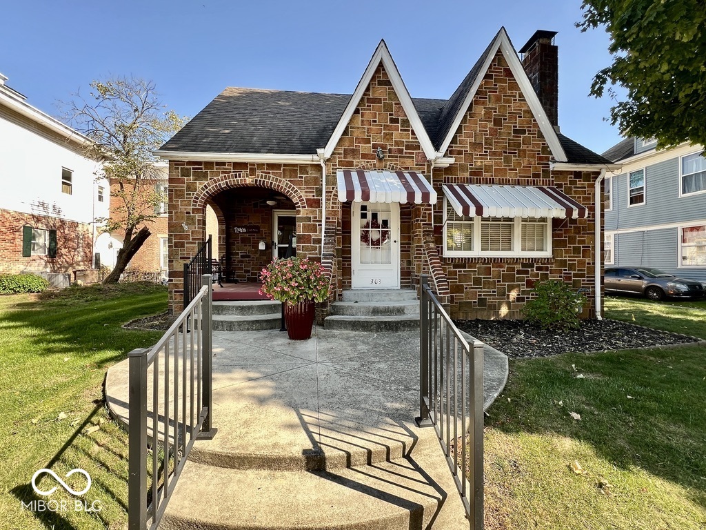 303 S Walnut Street