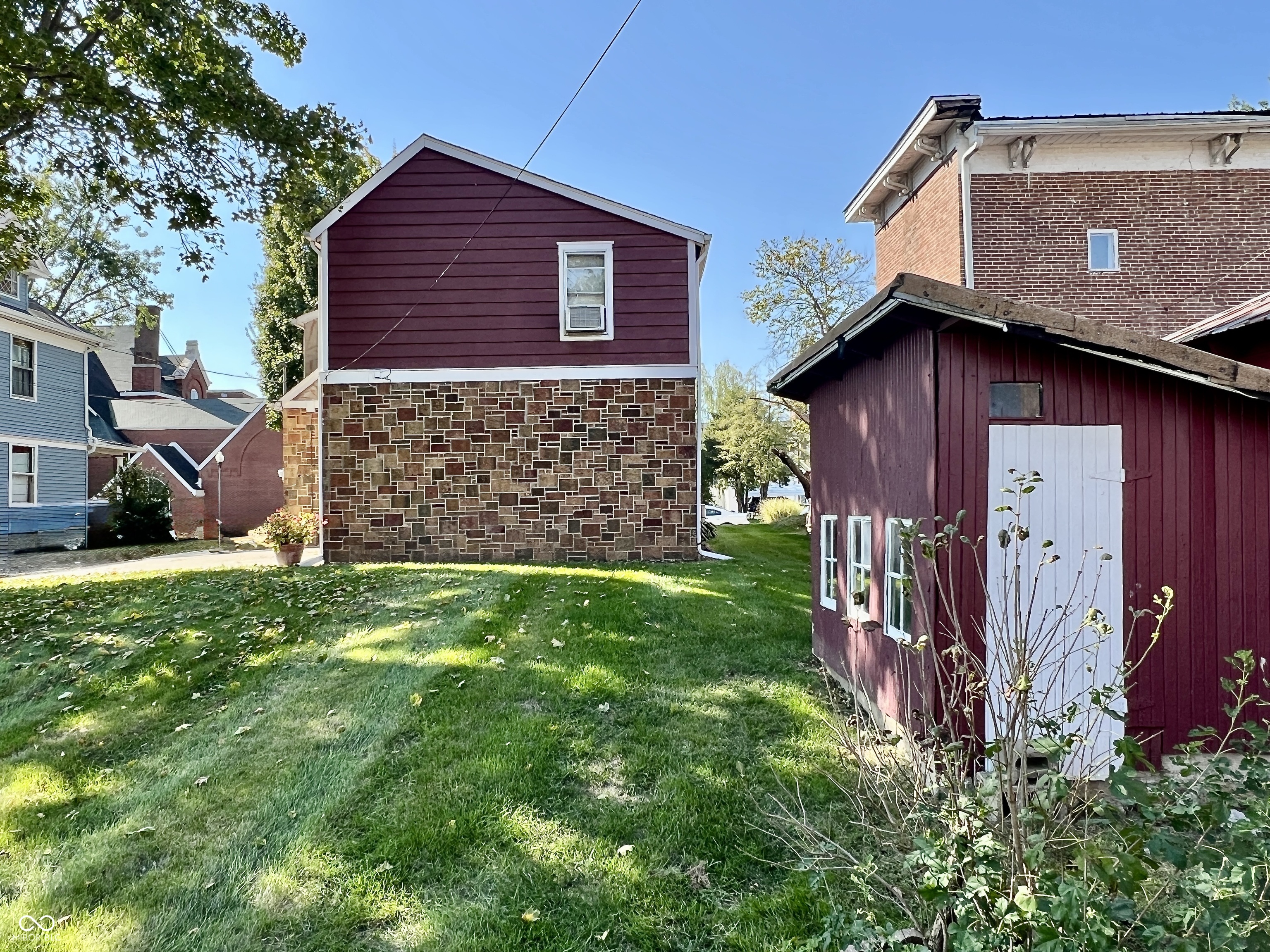 303 S Walnut Street