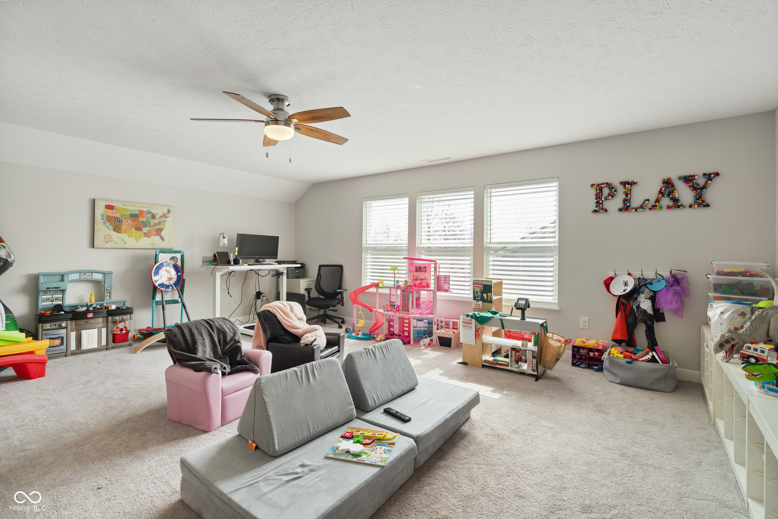 3971 Albert Lane
