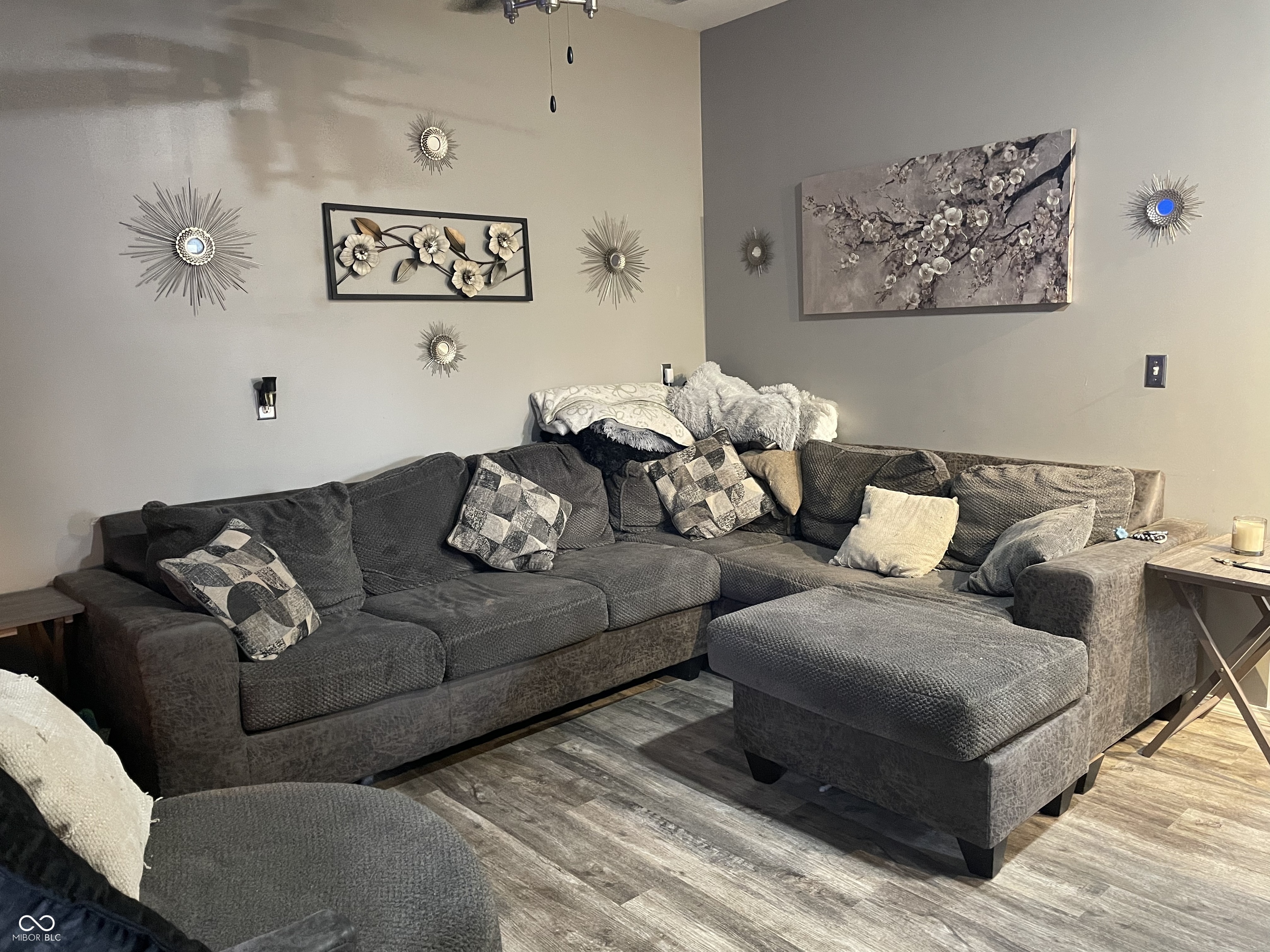 5732 Wall Street