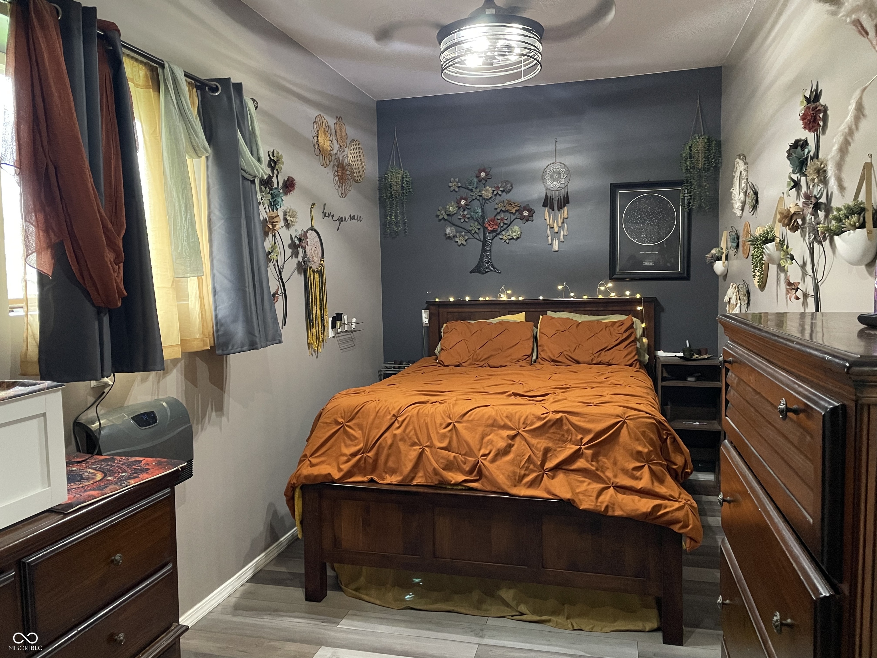 5732 Wall Street