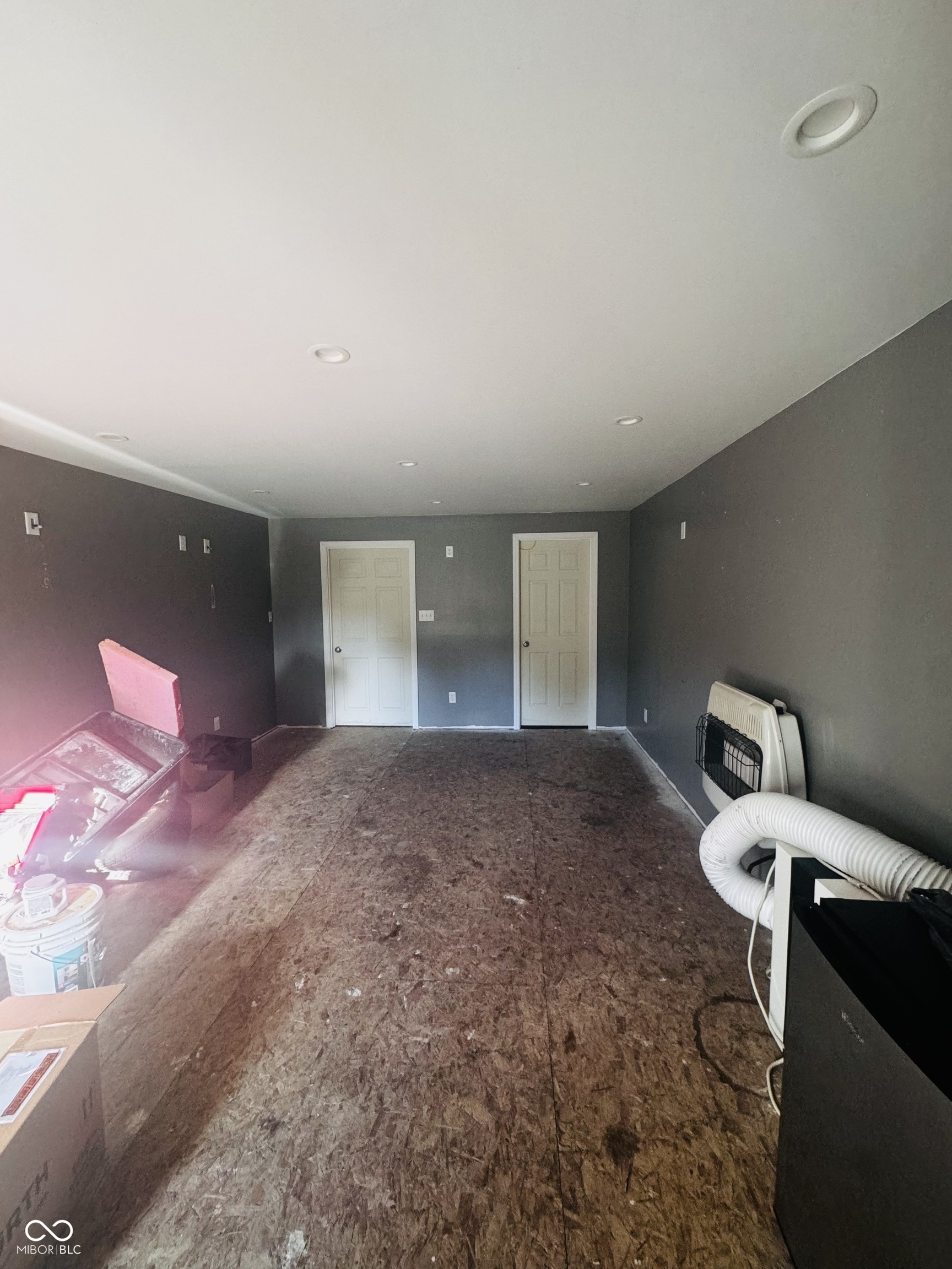5732 Wall Street