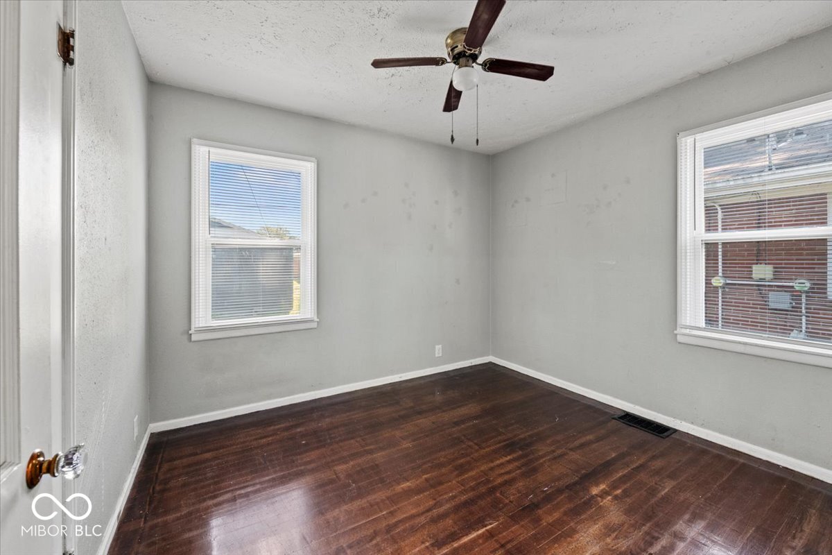 1205 N Chester Avenue