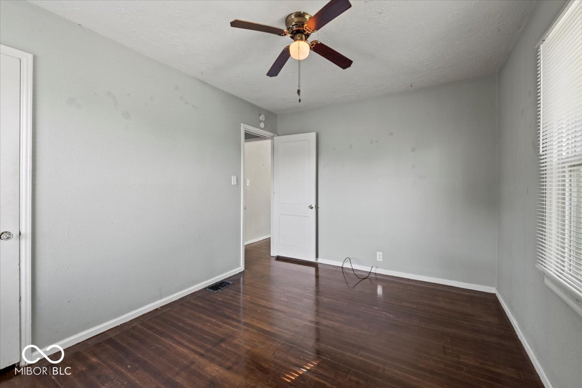 1205 N Chester Avenue