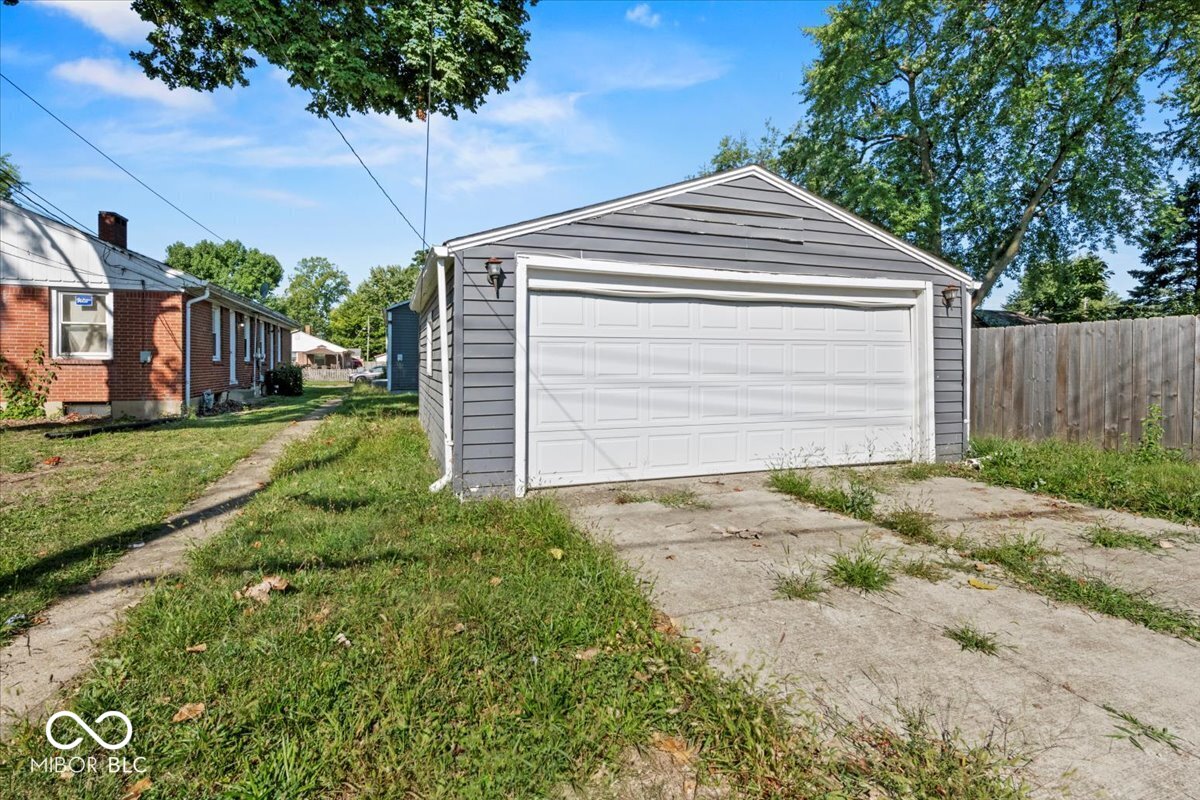 1205 N Chester Avenue