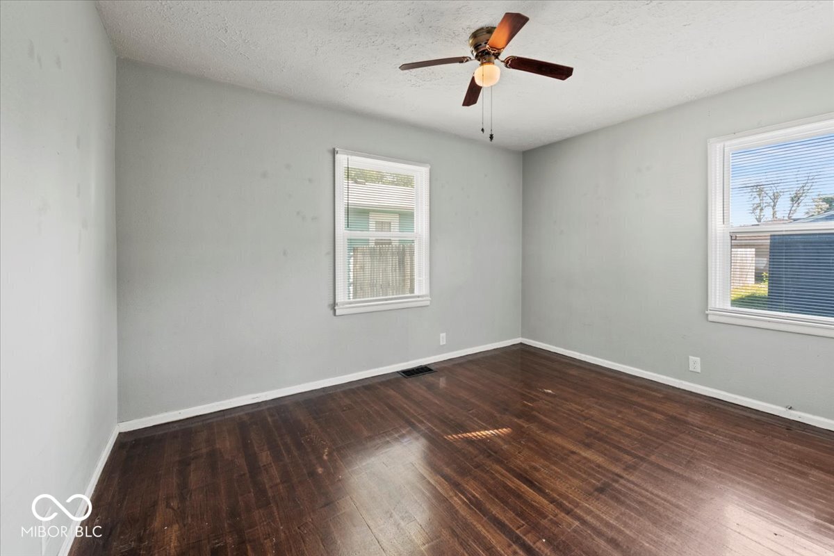 1205 N Chester Avenue