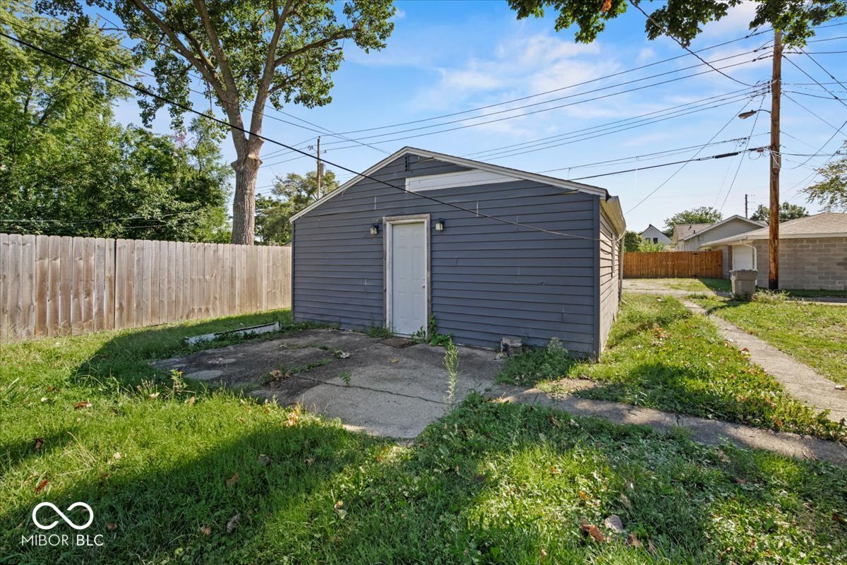 1205 N Chester Avenue