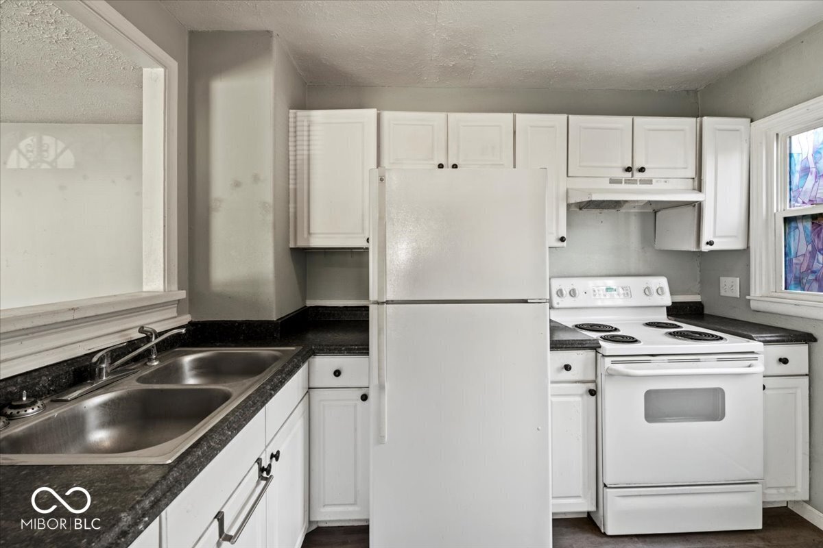 1205 N Chester Avenue