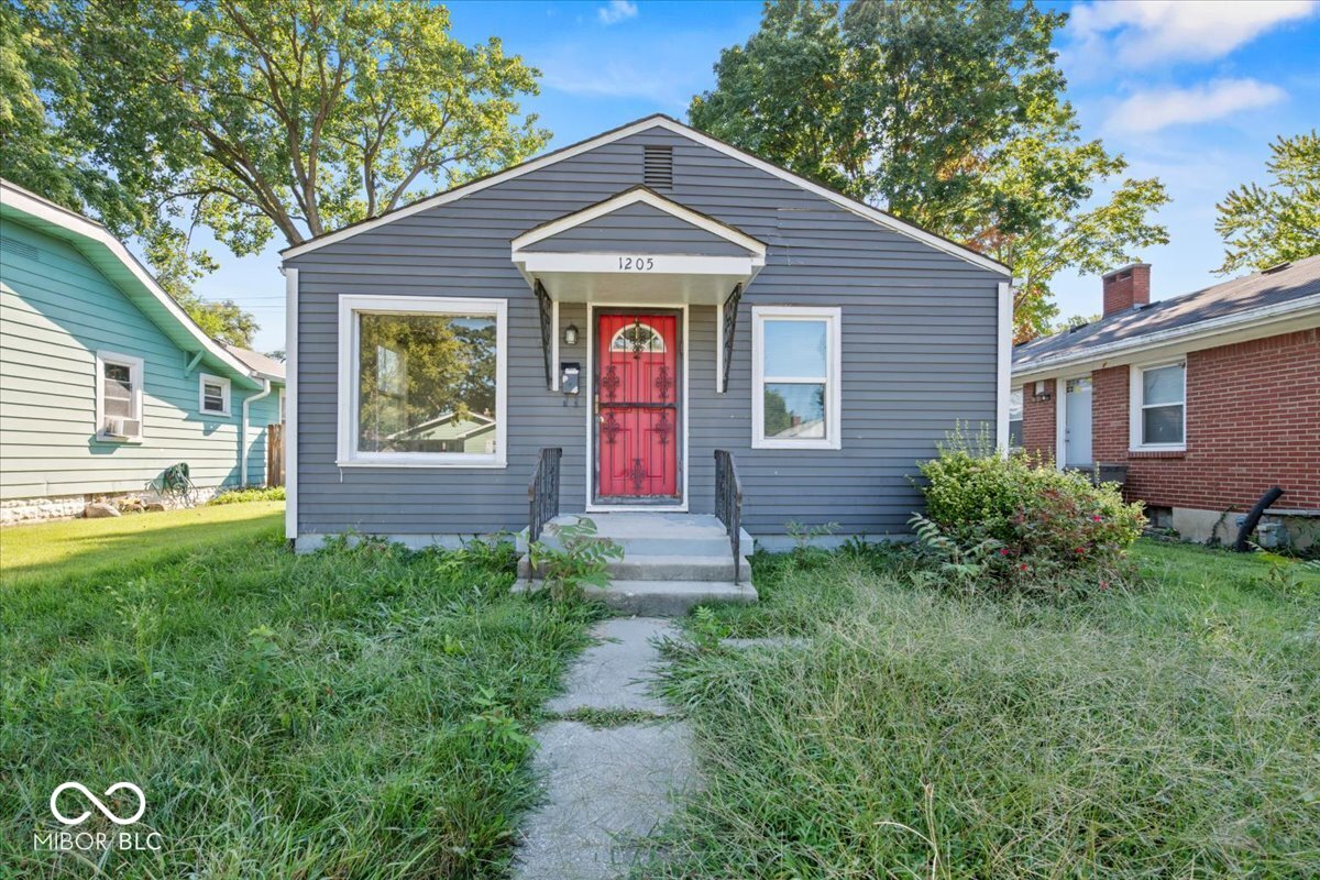 1205 N Chester Avenue