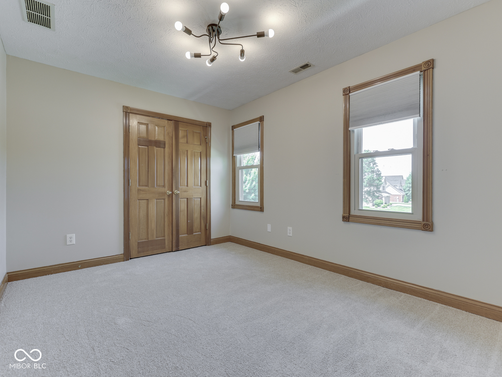 3601 Lakeshore Court