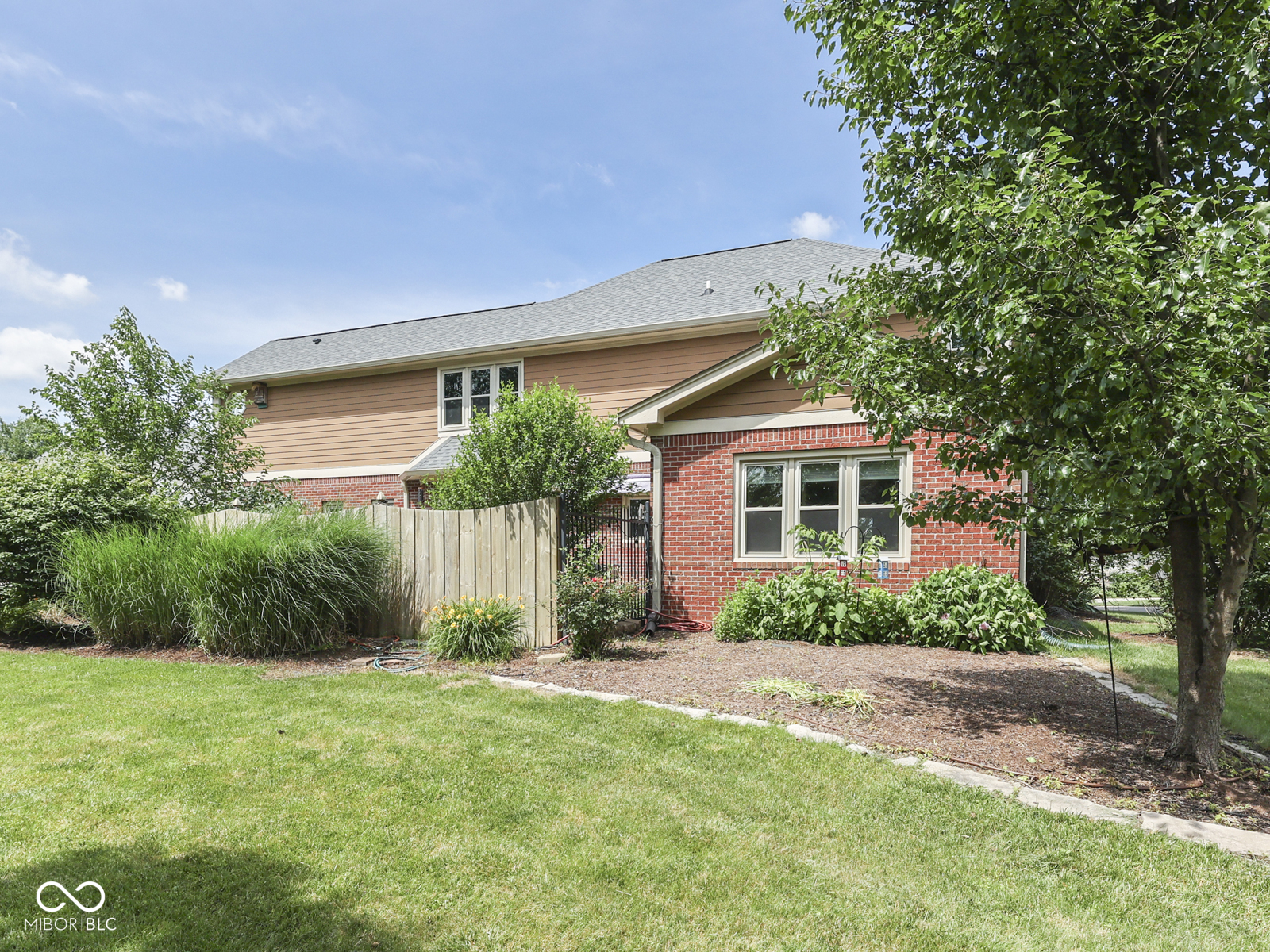 3601 Lakeshore Court