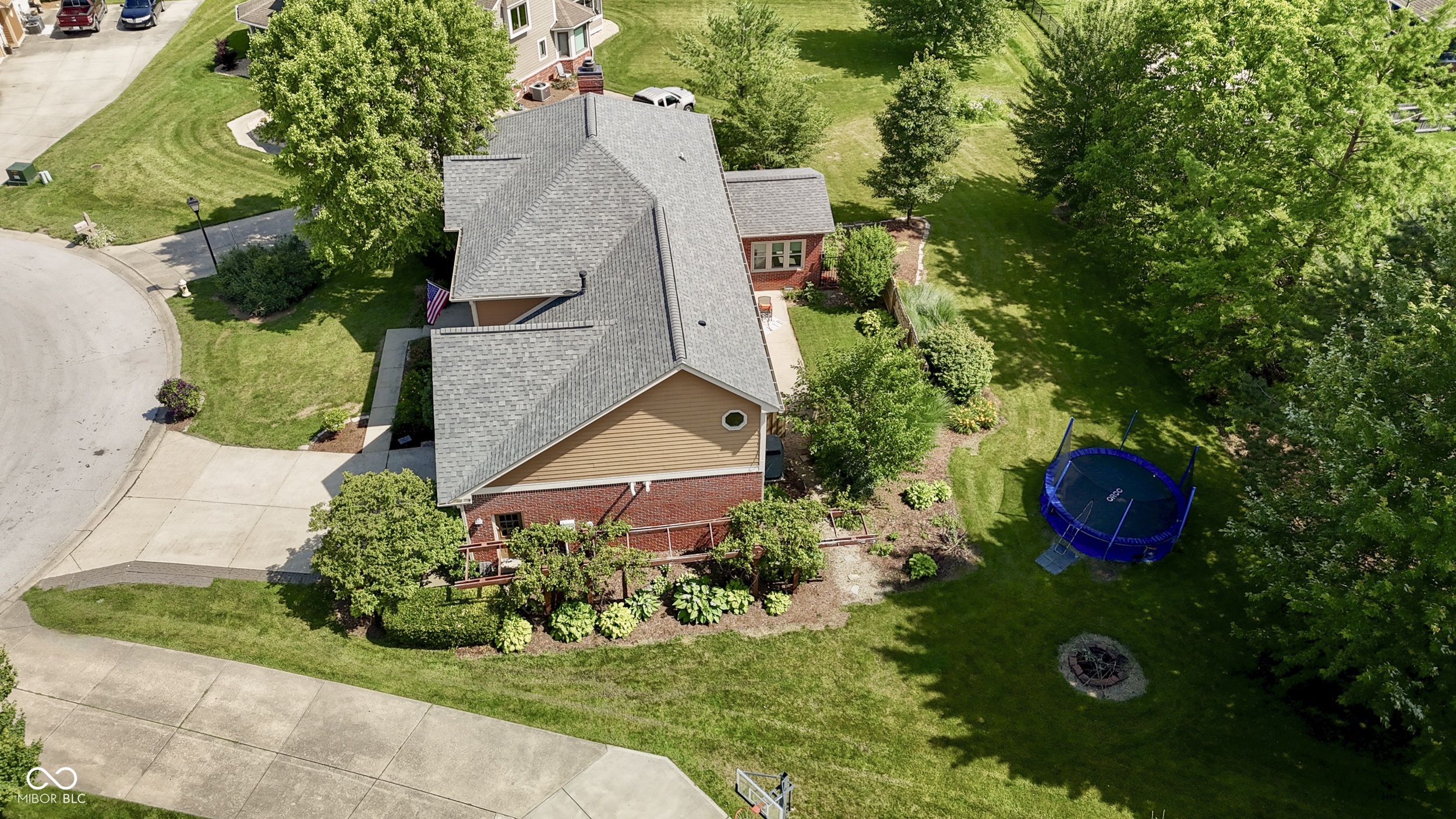 3601 Lakeshore Court