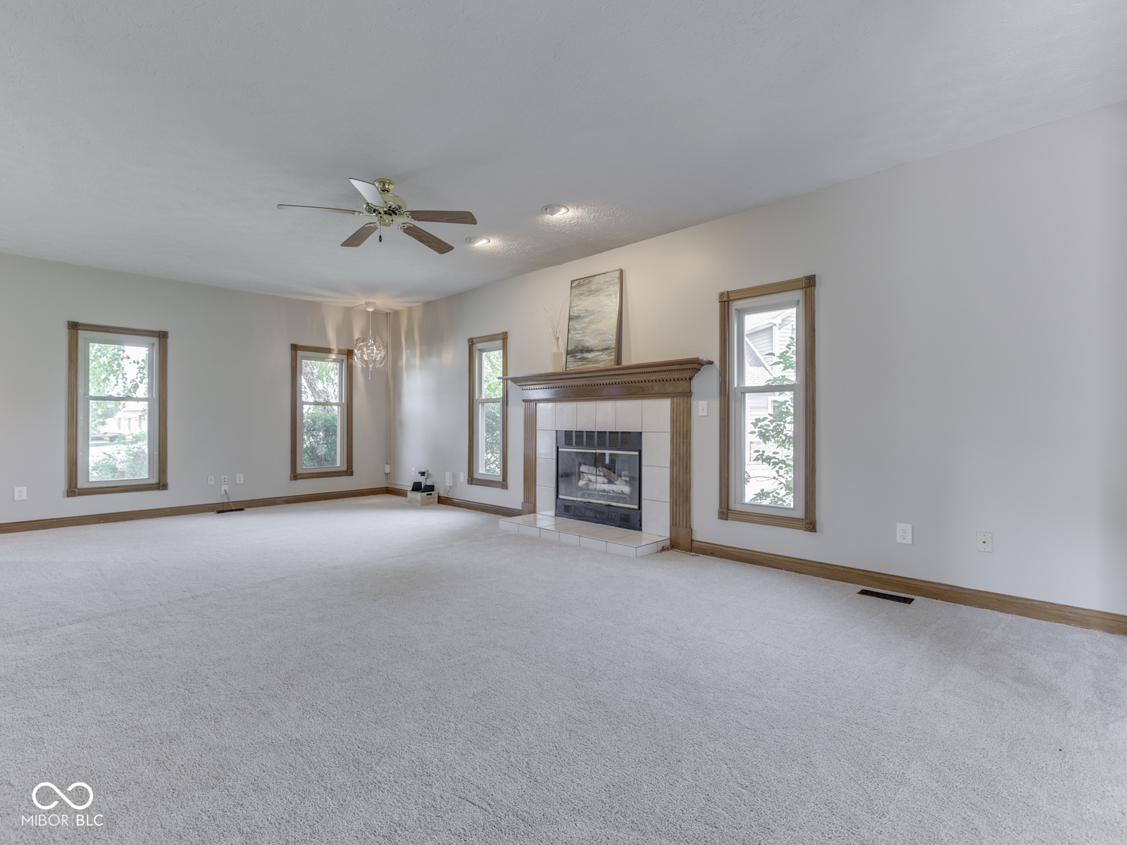 3601 Lakeshore Court
