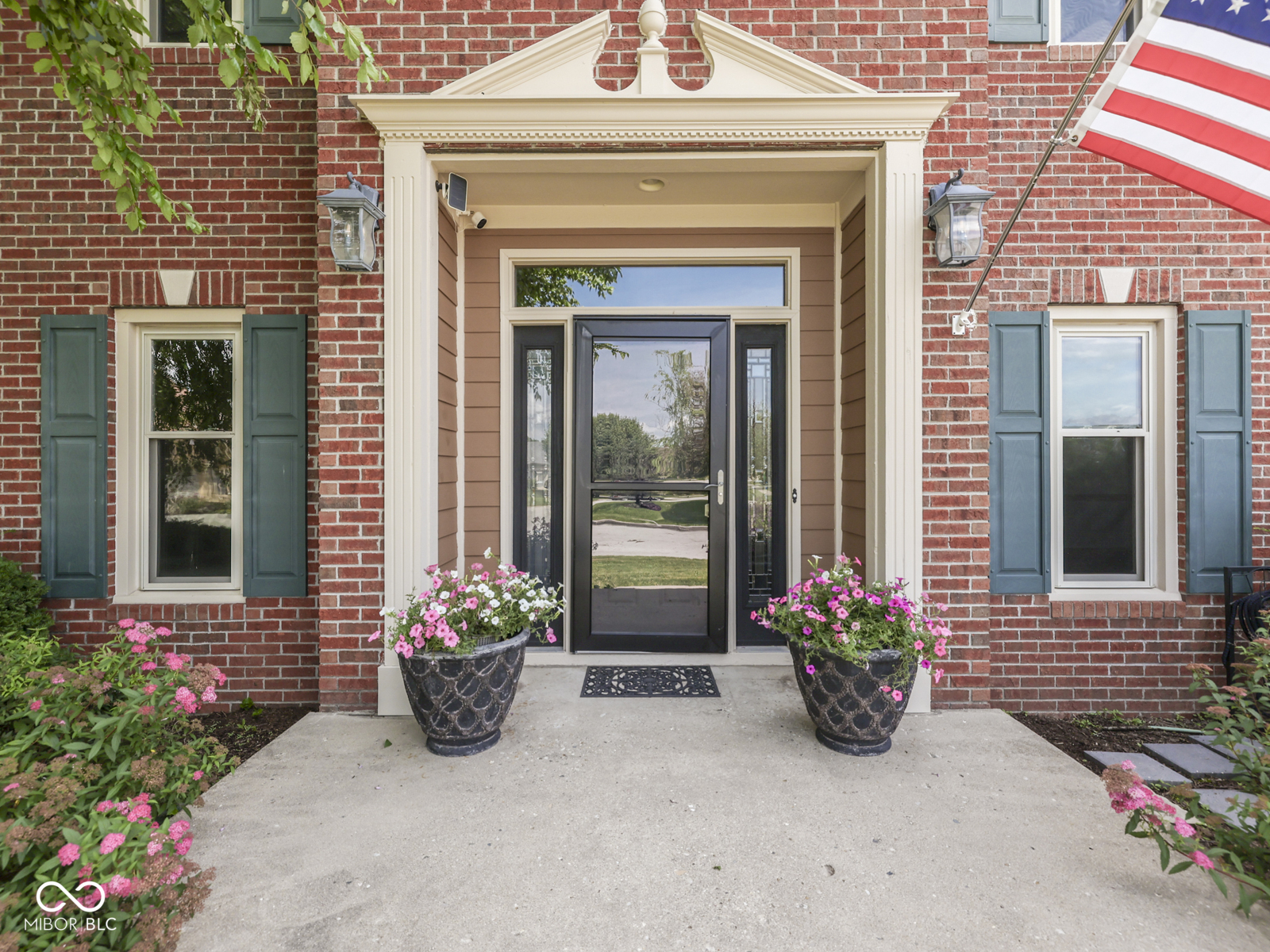 3601 Lakeshore Court