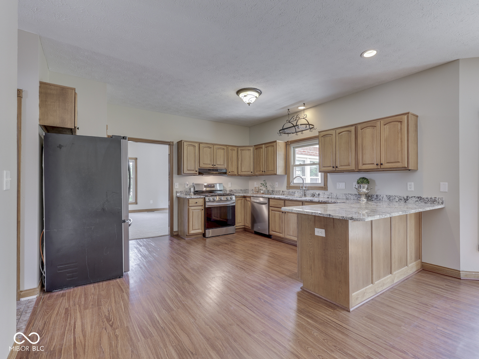 3601 Lakeshore Court