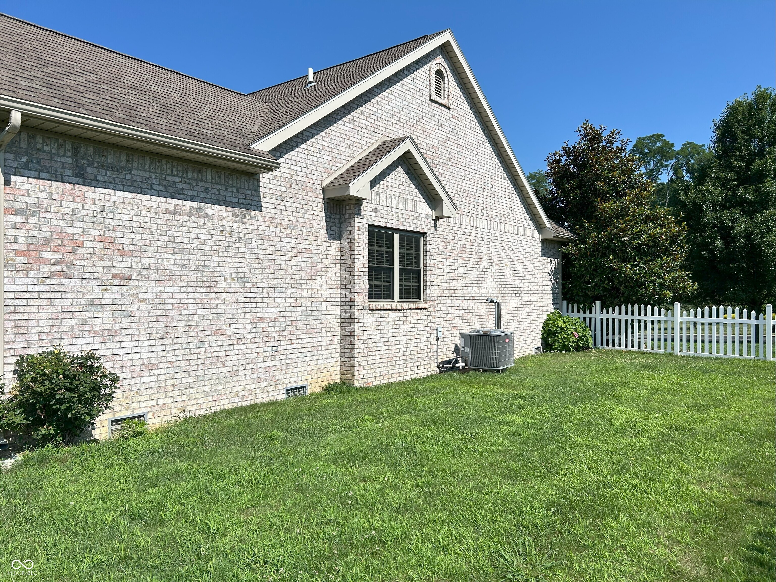 2080 Galway Trail N
