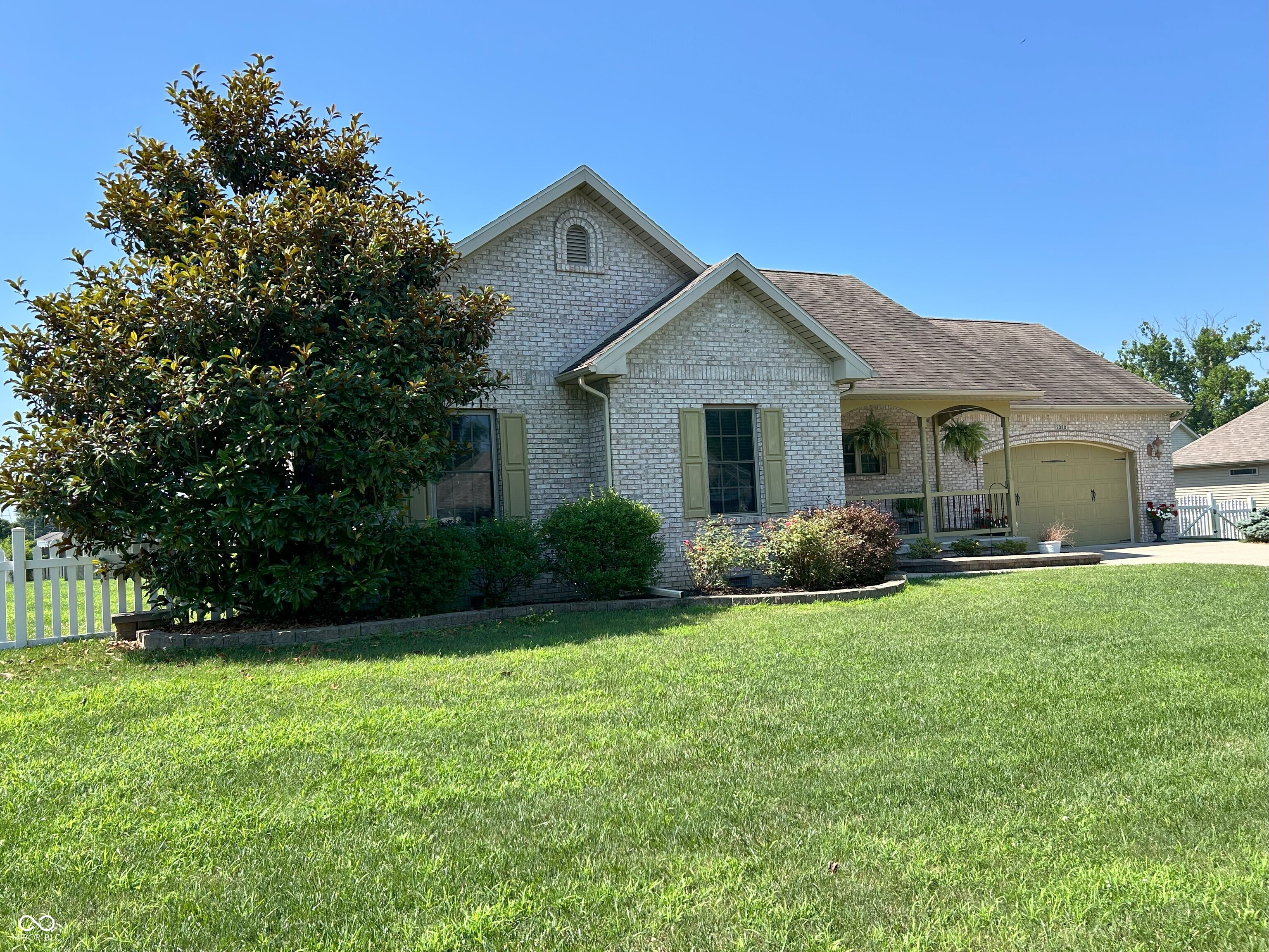 2080 Galway Trail N
