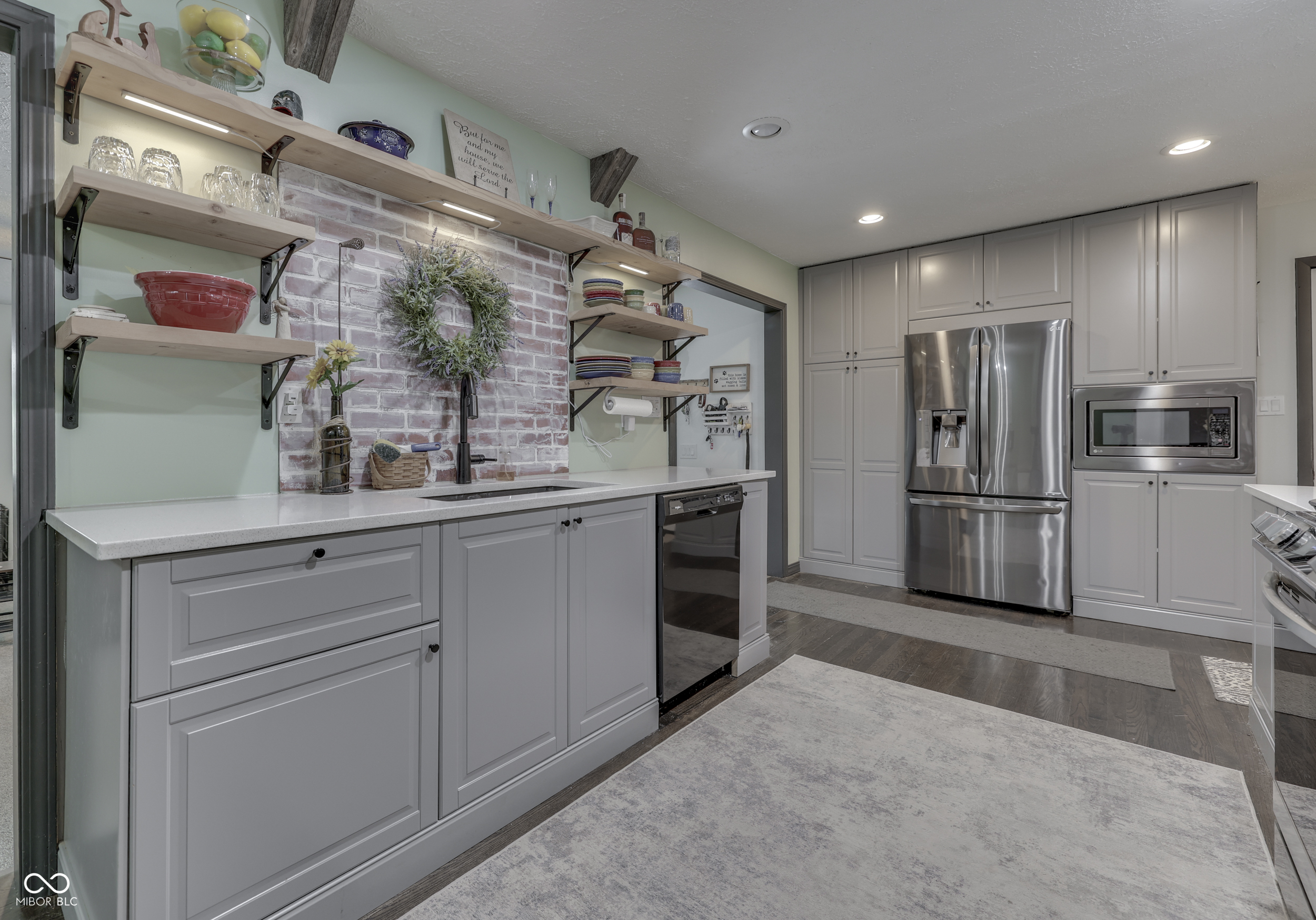 110 N Tresslar Avenue