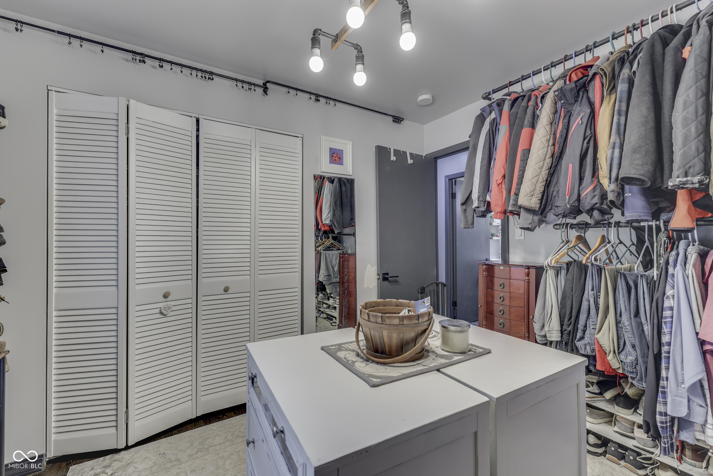 110 N Tresslar Avenue