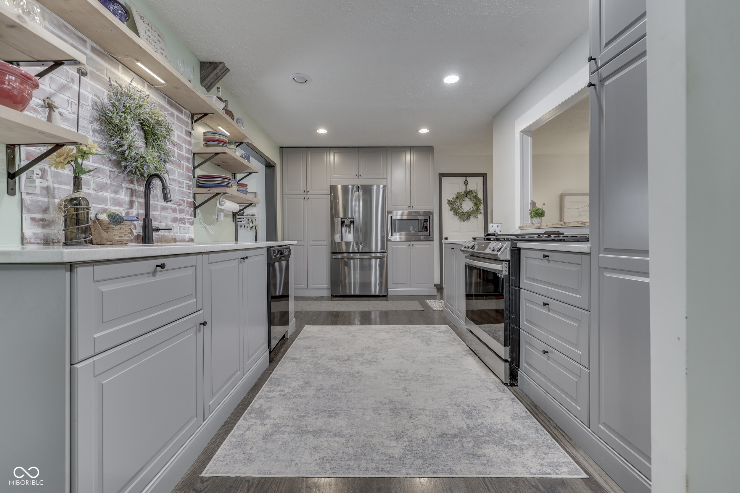 110 N Tresslar Avenue