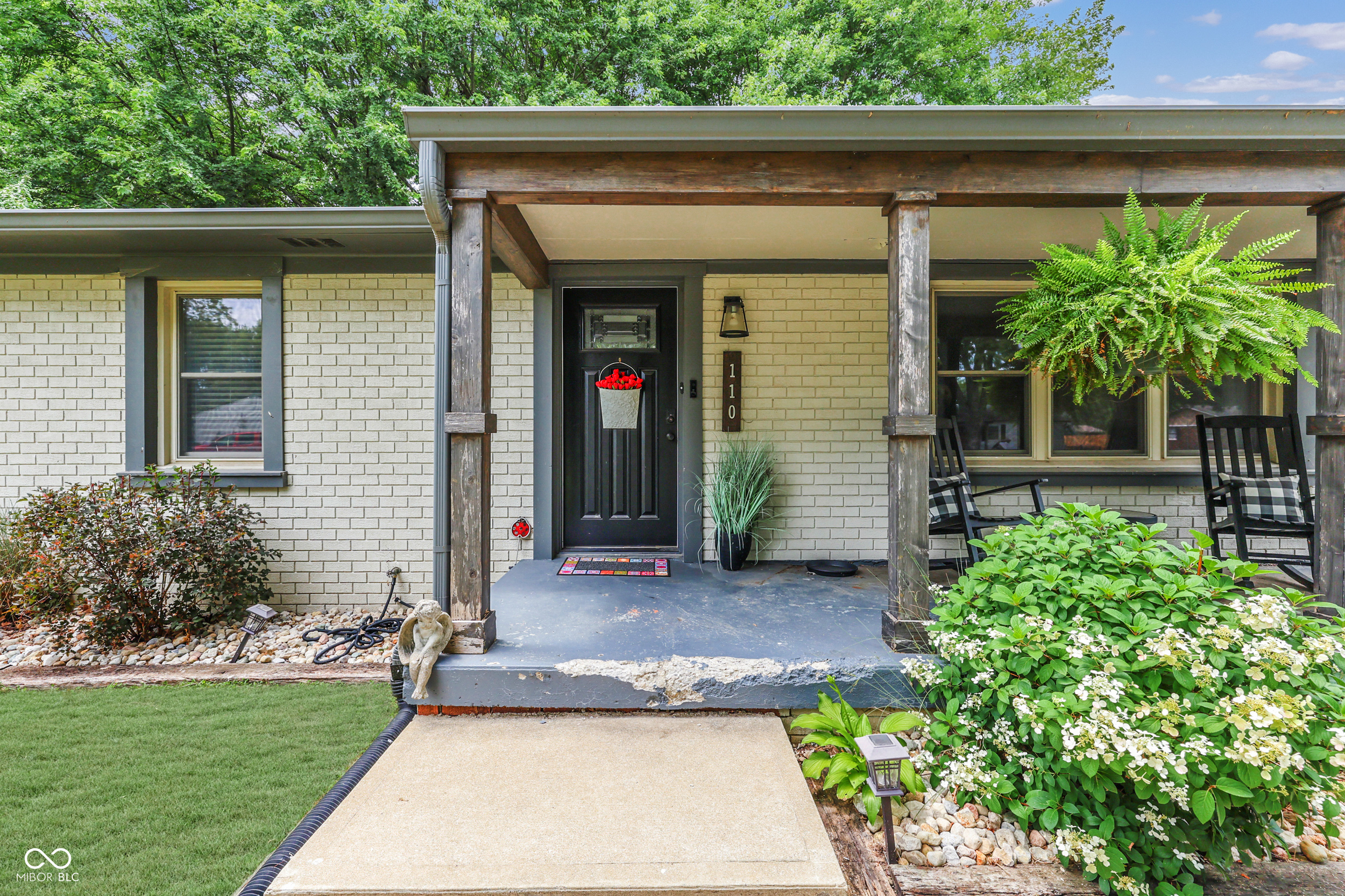 110 N Tresslar Avenue