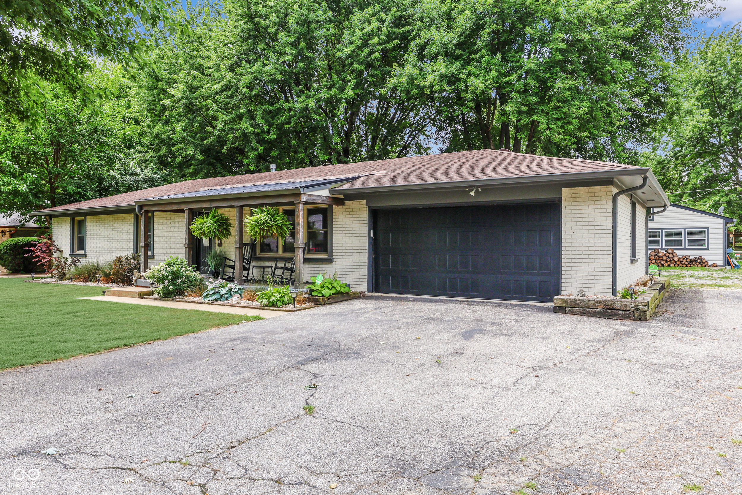 110 N Tresslar Avenue