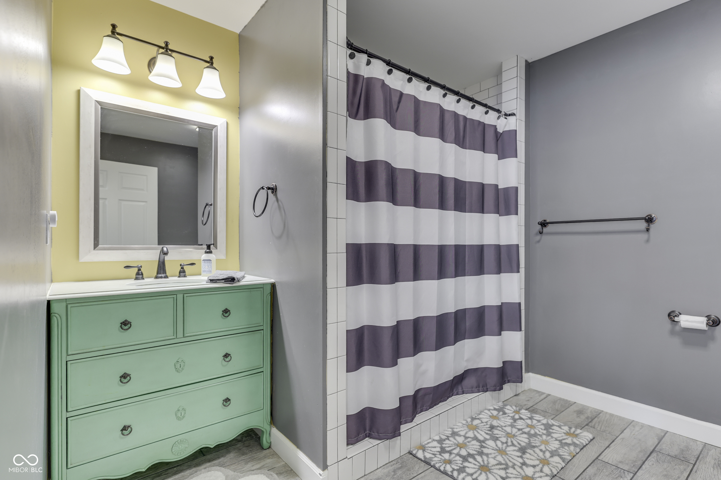 110 N Tresslar Avenue