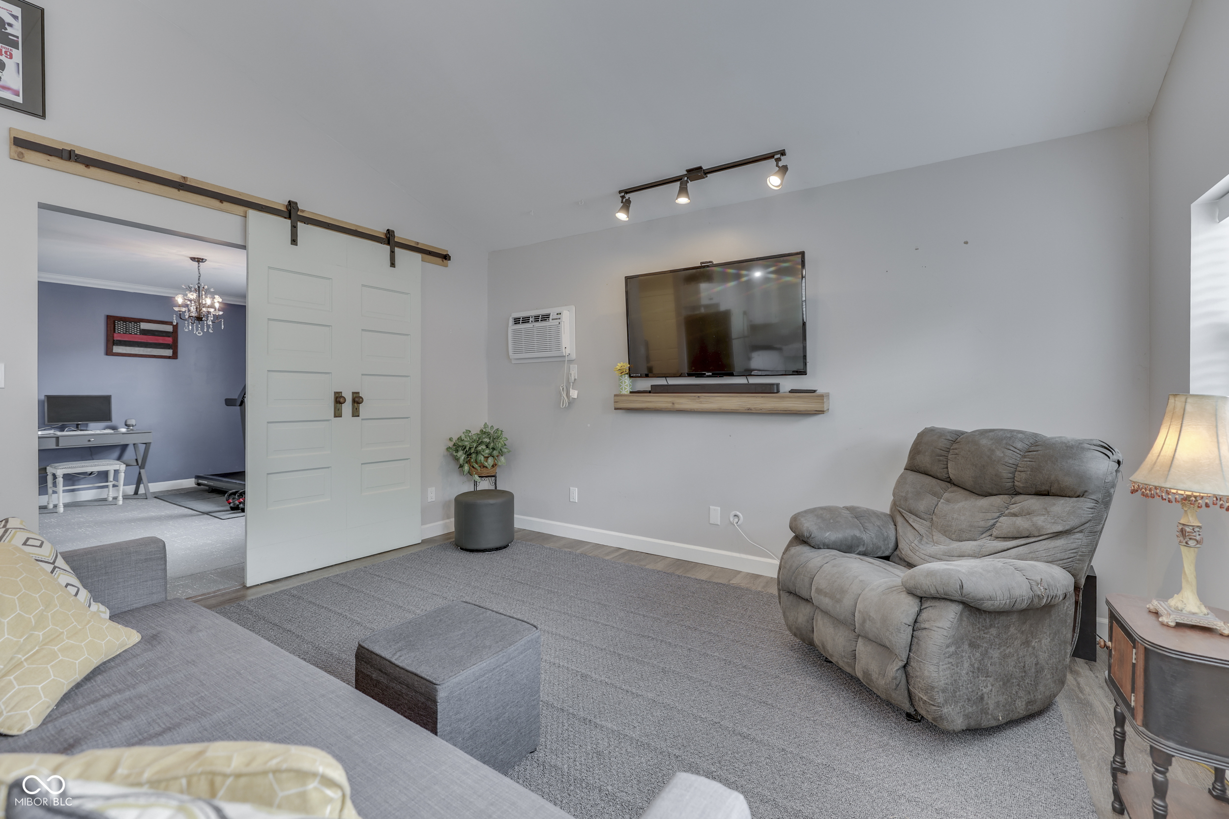 110 N Tresslar Avenue