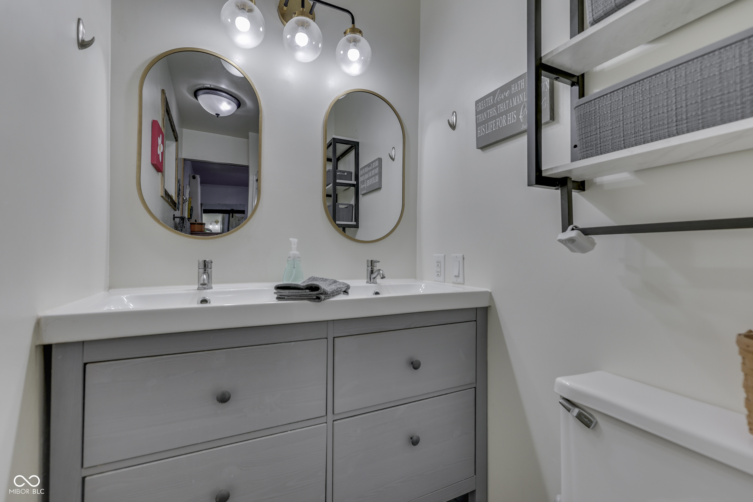 110 N Tresslar Avenue